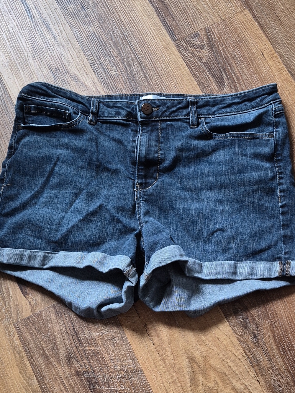 LC Lauren Conrad Cuffed Denim Jean Shorts Medium Wash Size 16 / 33